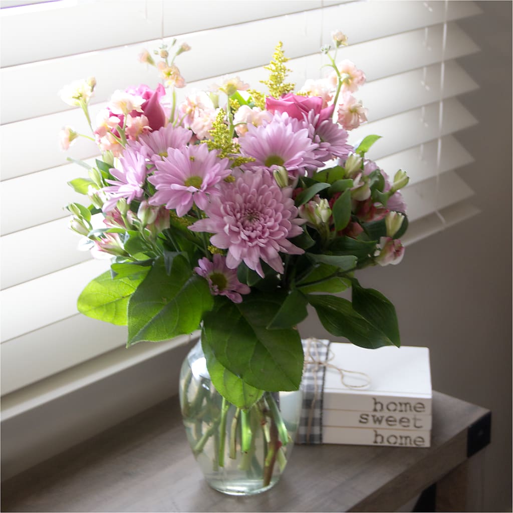 Pastel Tradition - A Florist Original – CARLOS BLOOMS & EVENTS, Garnerville NY