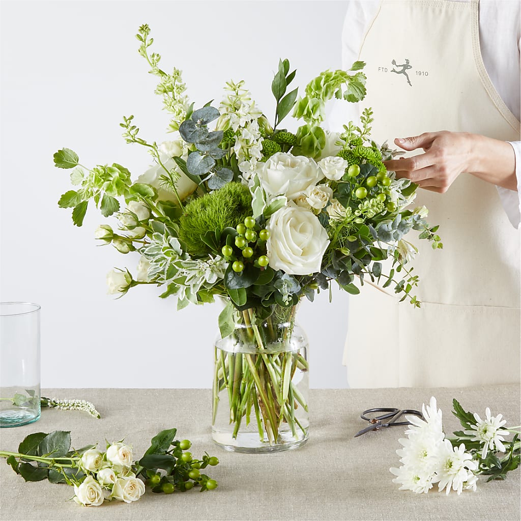 Irish Garden - A Florist Original – CARLOS BLOOMS & EVENTS, Garnerville NY