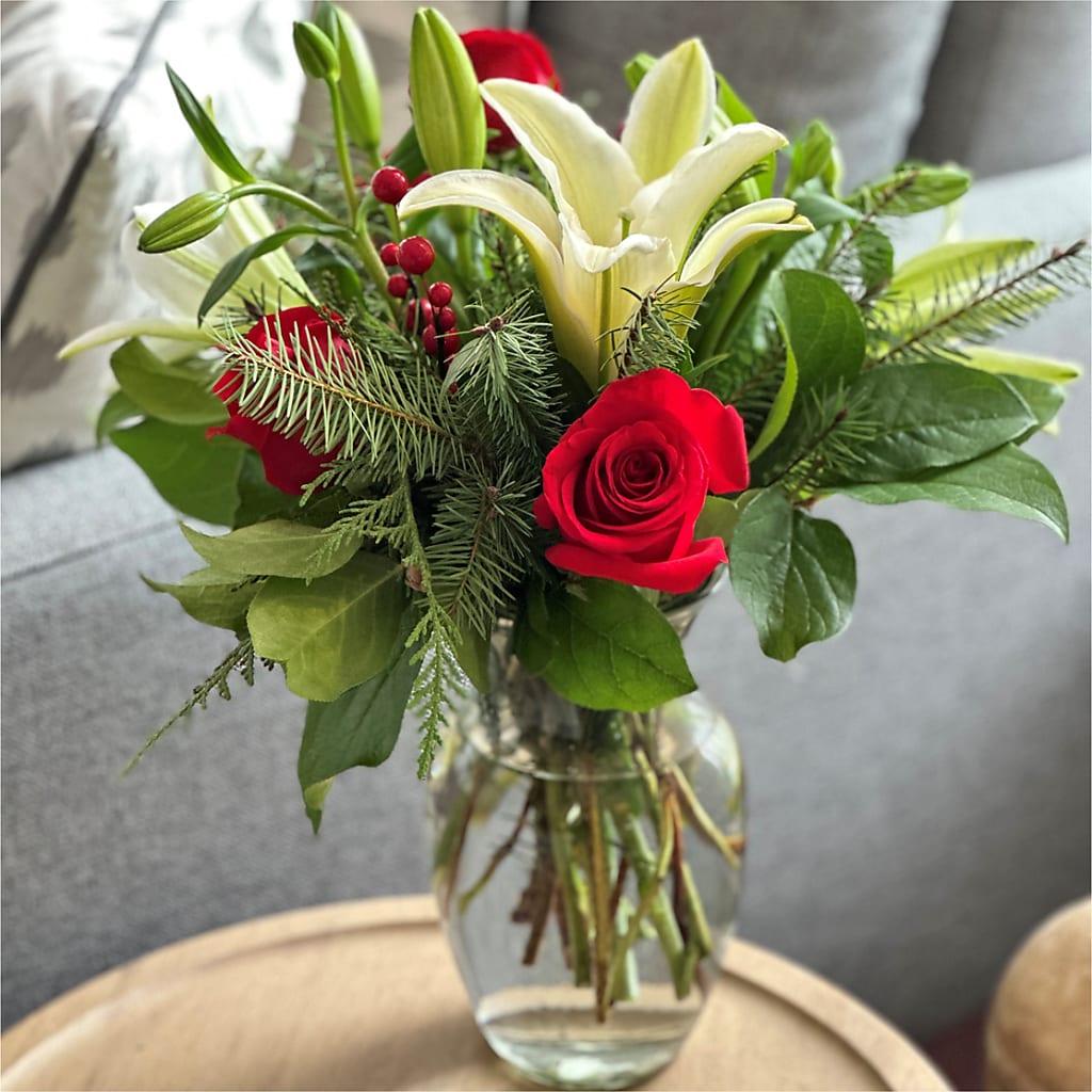 Sparkling Snowflakes Bouquet – CARLOS BLOOMS & EVENTS, Garnerville NY