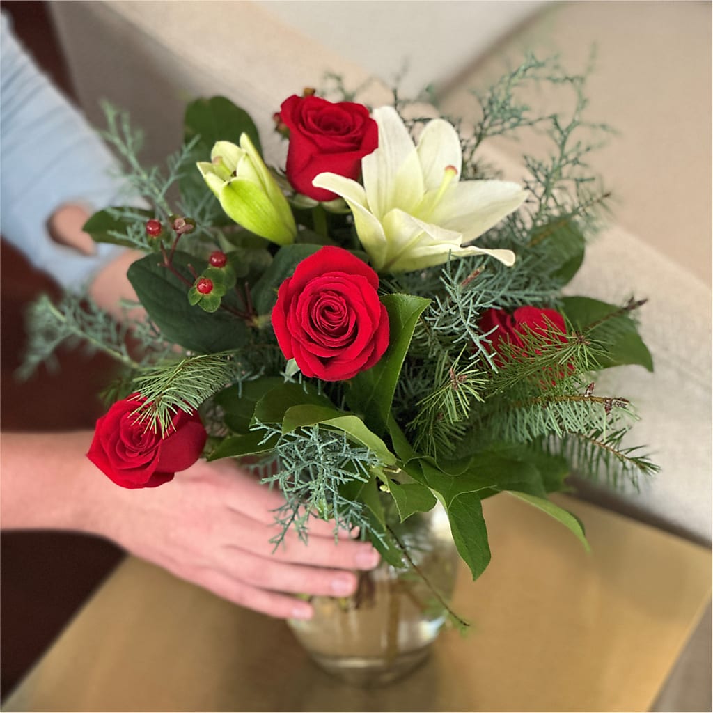 Glittering Lights Bouquet – CARLOS BLOOMS & EVENTS, Garnerville NY