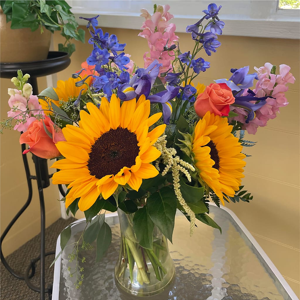 Rays of Life Bouquet – CARLOS BLOOMS & EVENTS, Garnerville NY