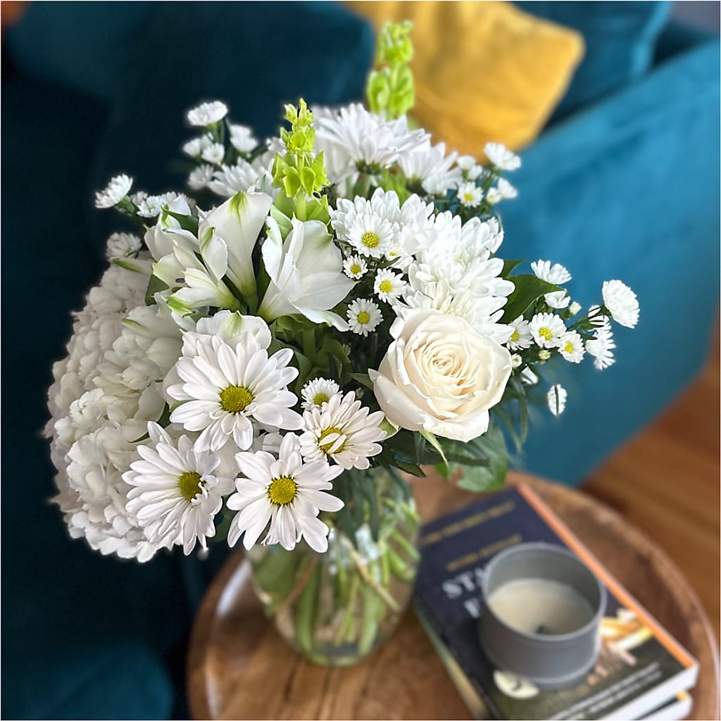 Classic Ivory – A Florist Original – CARLOS BLOOMS & EVENTS, Garnerville NY