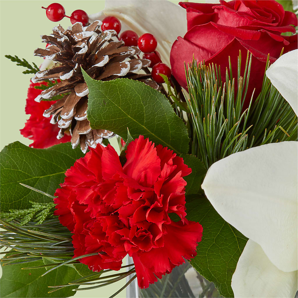 Glistening Icicles Bouquet – CARLOS BLOOMS & EVENTS, Garnerville NY