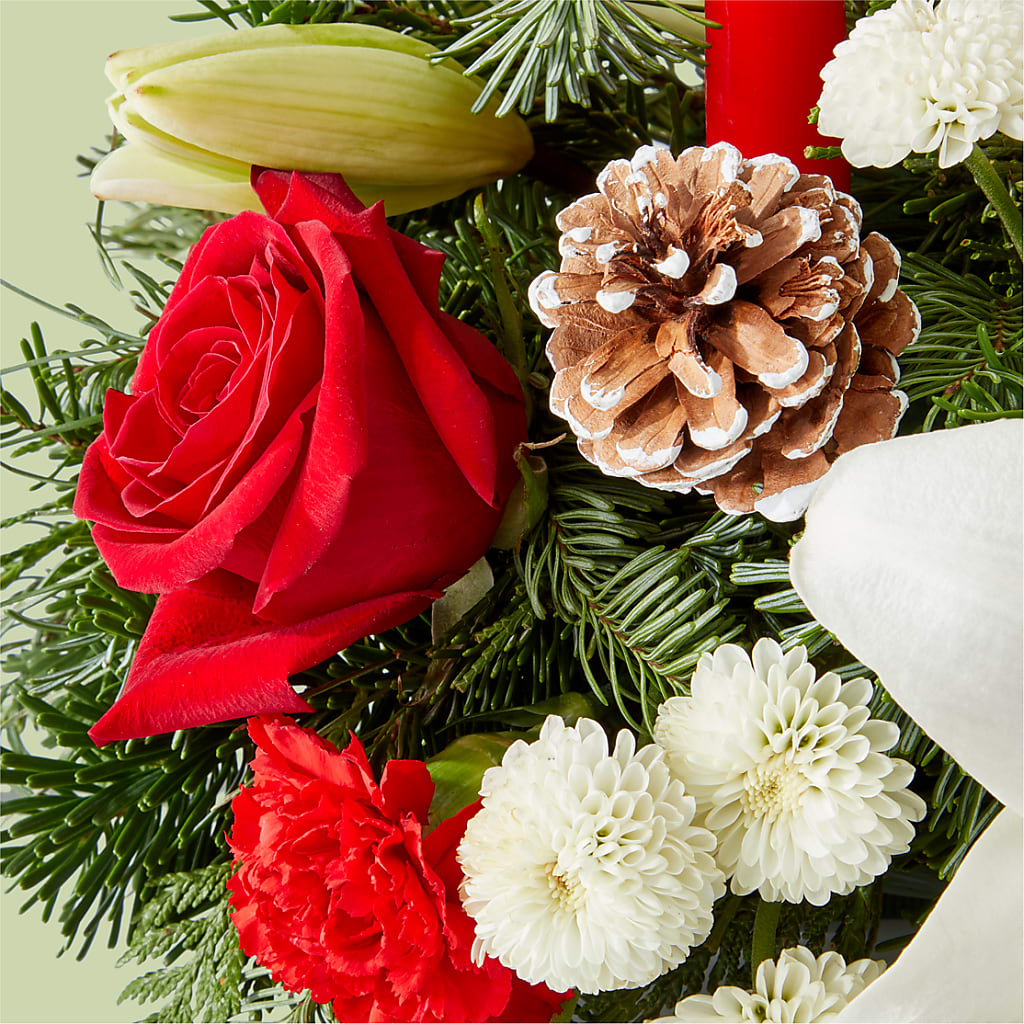 Seasonal Festivities Centerpiece – CARLOS BLOOMS & EVENTS, Garnerville NY