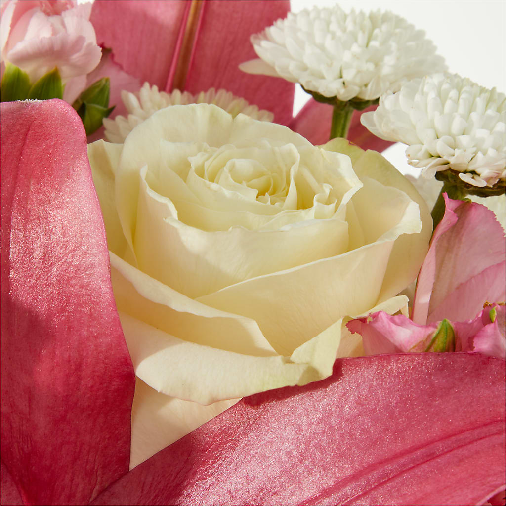 Piece of Cake Bouquet – CARLOS BLOOMS & EVENTS, Garnerville NY