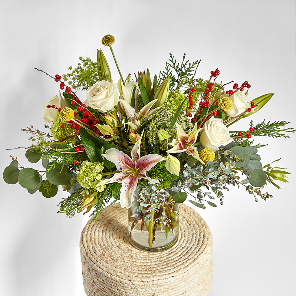 Berry & Bright Bouquet – CARLOS BLOOMS & EVENTS, Garnerville NY