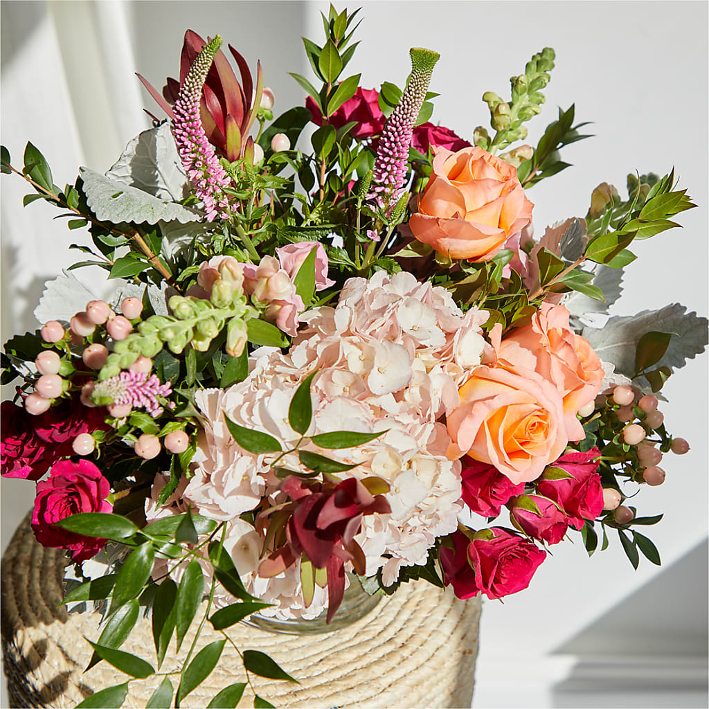 Glitz & Glam Bouquet – CARLOS BLOOMS & EVENTS, Garnerville NY