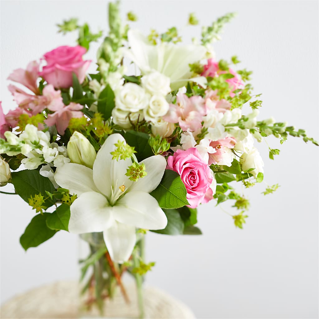 Fondly Bouquet – CARLOS BLOOMS & EVENTS, Garnerville NY