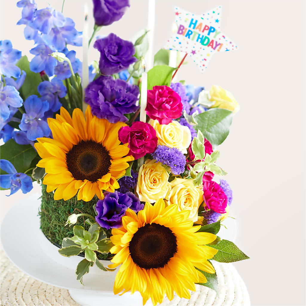 Star of the Day Floral Cake – CARLOS BLOOMS & EVENTS, Garnerville NY